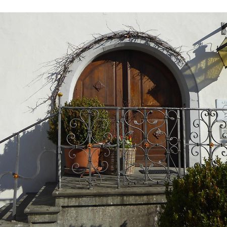 מלון ויינפלדן Gasthaus Zum Trauben מראה חיצוני תמונה