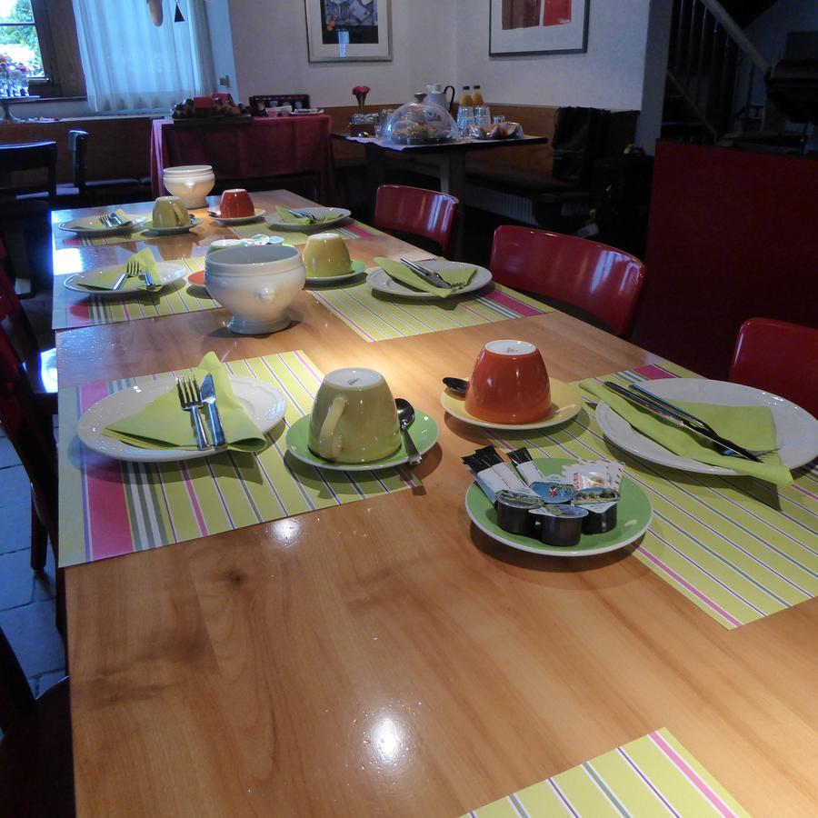 מלון ויינפלדן Gasthaus Zum Trauben מראה חיצוני תמונה
